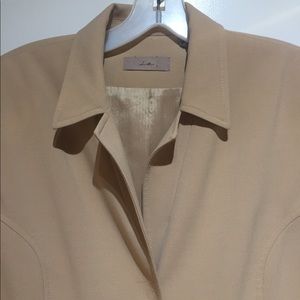 Camel cropped blazer, Day/night! Stretch fabric!